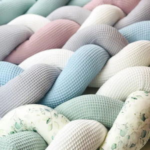 Schlichte Bettschlangen von Mein Shop, weich und bequem, ideal für Babys und Kleinkinder, in neutralem Design.