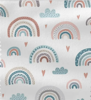 Regenbogen-Pastell-Wickelauflagenbezug mit Reißverschluss, individuell genäht, weiches und farbenfrohes Stoffmuster für Babys.