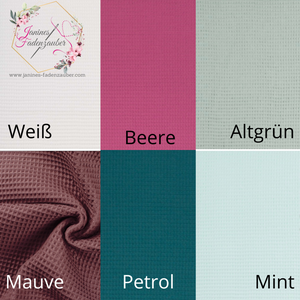 Weißes personalisiertes Kissen mit Einhorn und Namen, weiche Textur, ideales Dekokissen für Kinderzimmer.