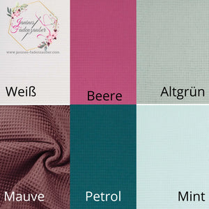 Weißes personalisiertes Kissen mit Einhorn und Namen, weiche Textur, ideales Dekokissen für Kinderzimmer.