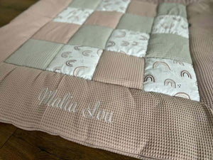 Patchworkdecke /Krabbeldecke nach Wunsch / auch bestickt mit Name möglich Mein Shop