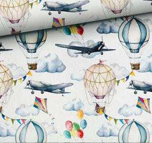 Wickelauflagen Set mit bunten Ballons und Flugzeugen, individuell konfigurierbar und aus Stoffen nach Wunsch für Babys.