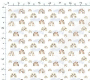 Geflochtene Wickeltischumrandung in Wunschfarbe, flexible Auswahl, zeigt handgefertigte Babywickelkomponente in natürlichem Design