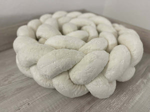 Kuschelig weiche Sternenfleece Knotenschlange - Geflochtene Bettschlange - Naturweiss Mein Shop