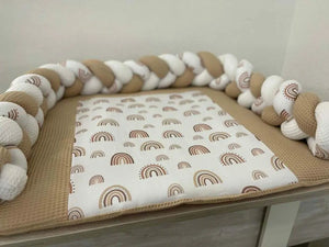 Wickelauflagen Set Konfigurator mit Regenbogenstoff in Beige, flexible Variation, weiche und bunte Stoffe für Babysicherheit.