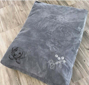 Wasserabweisendes Hundekissen mit kratzfestem Bezug, bequemes Hundebett für Hunde in Variation, von Mein Shop