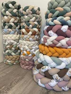 Geflochtene Bettschlange von Mein Shop, individuelle Länge bis 650 cm, flexibel zusammenstellbar, für gemütliche Betten.
