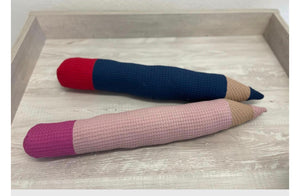 Personalisierbares Kissen in Form eines Riesenstifts, kuscheliges Dekokissen von Mein Shop, weiches Material, ideal zum Einkuscheln