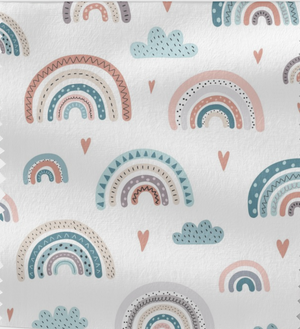 Theraline Stillkissen mit individuellem Bezug in Pastell-Regenbogenfarben, mit Stickerei, komfortabel und ergonomisch für Stillzeiten.