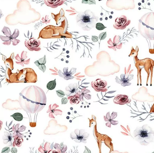 Theraline Stillkissen mit individuell besticktem Bezug, bequem und ergonomisch für eine entspannte Stillzeit.