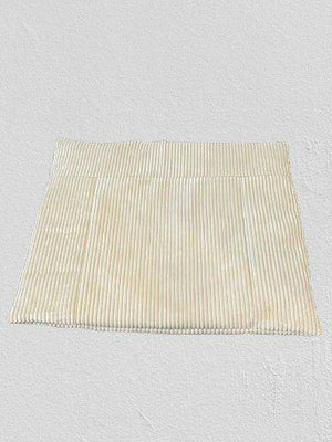 Weiche, wasserabweisende Wickelauflage von Mein Shop in einer Variation, ideal für Komfort und Schutz beim Wickeln.