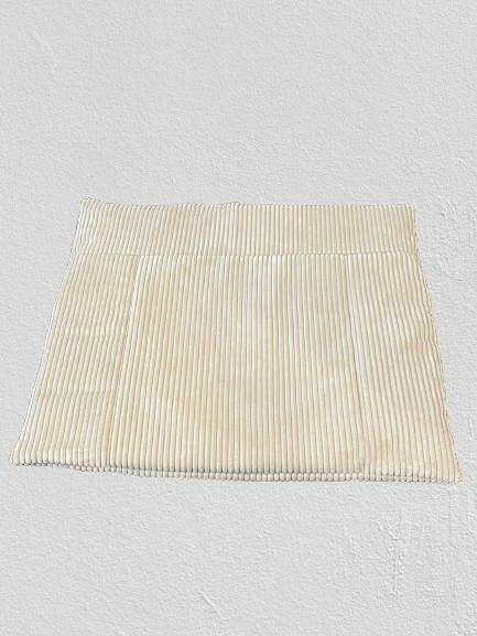 Weiche, wasserabweisende Wickelauflage von Mein Shop in einer Variation, ideal für Komfort und Schutz beim Wickeln.