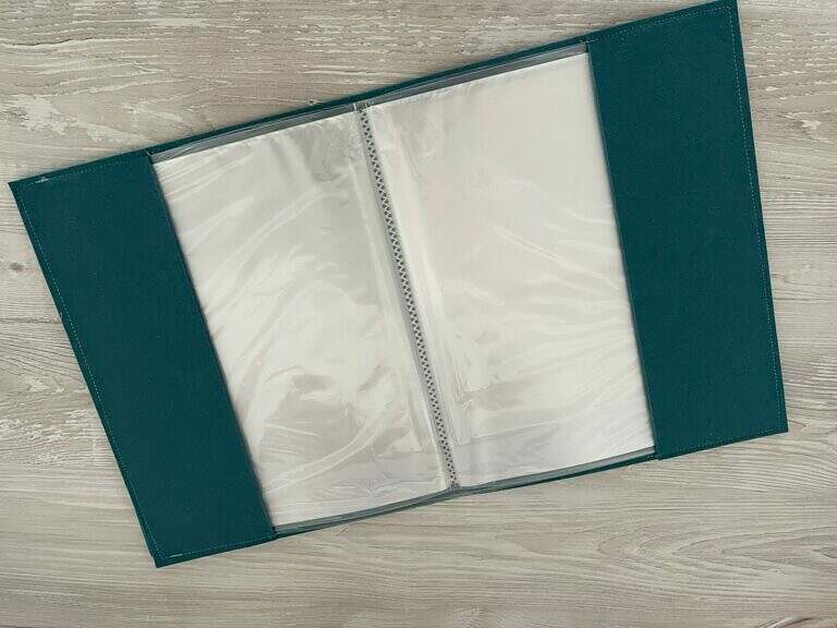 Zeugnishülle nach Wunsch bestickt